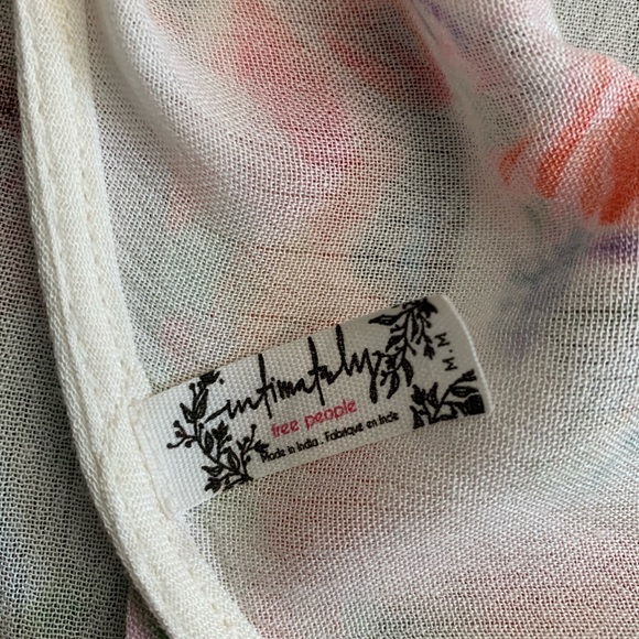 Free People summer cover-up - Picture 5 of 7